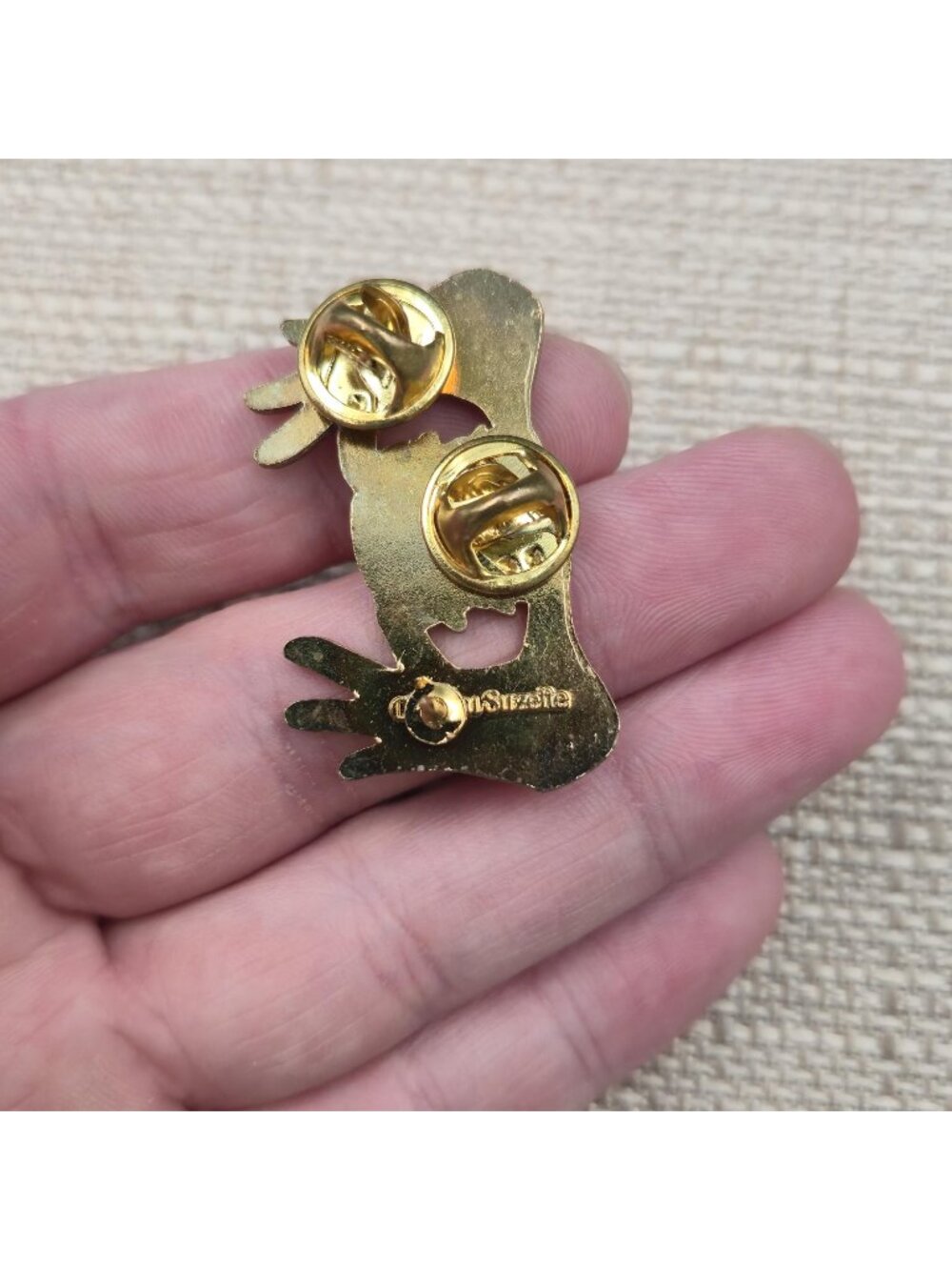 Retro Kitsch Pop Art Burger Enamel Pin - Coucou Suzette A7349 - Picture 3 of 5